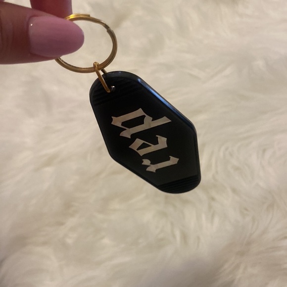 Taylor Swift Reputation Keychain - Picture 6 of 7